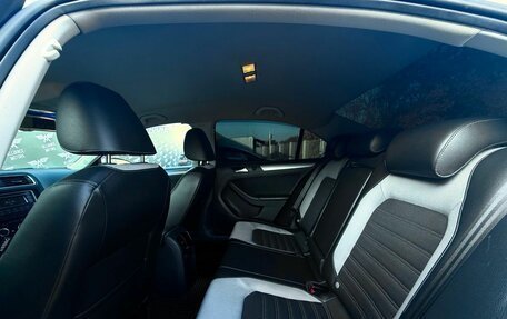 Volkswagen Jetta VII, 2013 год, 999 000 рублей, 11 фотография