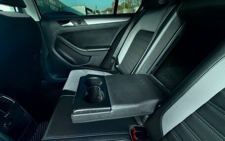 Volkswagen Jetta VII, 2013 год, 999 000 рублей, 12 фотография
