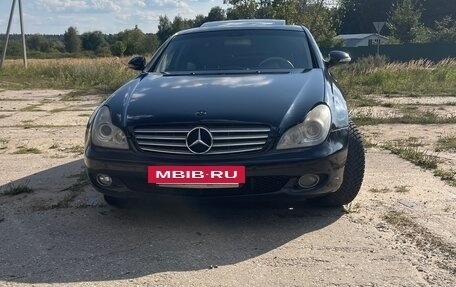 Mercedes-Benz CLS, 2005 год, 900 000 рублей, 2 фотография