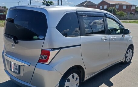 Honda Freed I, 2014 год, 1 300 000 рублей, 7 фотография