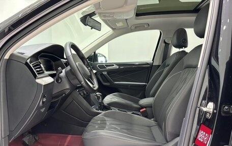 Volkswagen Tiguan II, 2023 год, 2 300 000 рублей, 8 фотография
