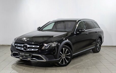 Mercedes-Benz E-Класс, 2018 год, 3 900 000 рублей, 1 фотография