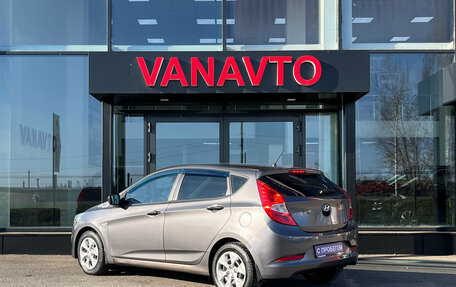 Hyundai Solaris II рестайлинг, 2015 год, 690 000 рублей, 3 фотография