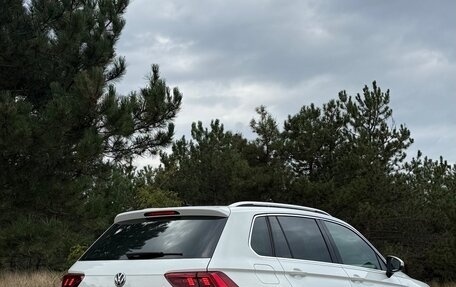 Volkswagen Tiguan II, 2018 год, 2 550 000 рублей, 2 фотография