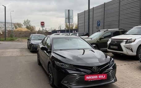 Toyota Camry, 2019 год, 2 700 000 рублей, 4 фотография