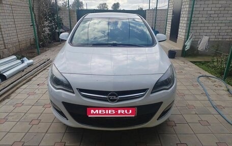 Opel Astra J, 2013 год, 935 000 рублей, 1 фотография