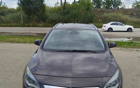 Opel Astra J, 2011 год, 670 000 рублей, 3 фотография