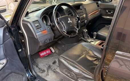 Mitsubishi Pajero IV рестайлинг 2, 2008 год, 1 850 000 рублей, 8 фотография