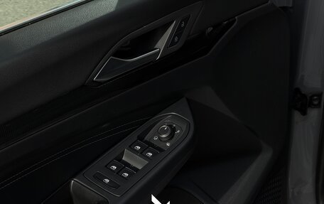 Volkswagen Golf VIII, 2023 год, 2 440 000 рублей, 12 фотография
