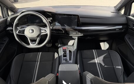 Volkswagen Golf VIII, 2023 год, 2 440 000 рублей, 16 фотография