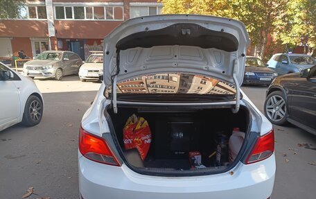 Hyundai Solaris II рестайлинг, 2015 год, 400 000 рублей, 4 фотография