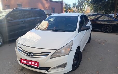 Hyundai Solaris II рестайлинг, 2015 год, 400 000 рублей, 2 фотография