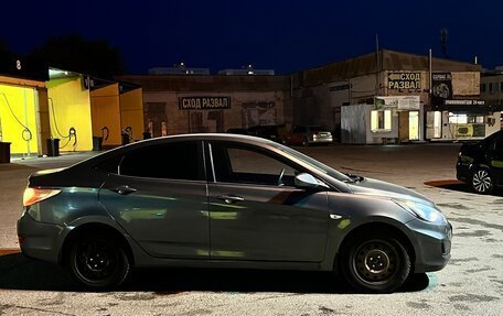 Hyundai Solaris II рестайлинг, 2013 год, 750 000 рублей, 2 фотография