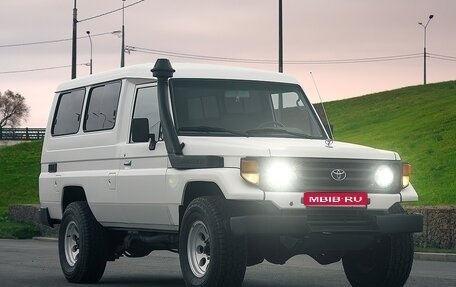 Toyota Land Cruiser 70, 2006 год, 3 700 000 рублей, 1 фотография