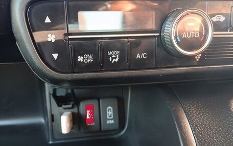 Honda N-BOX II, 2018 год, 975 000 рублей, 11 фотография