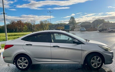 Hyundai Solaris II рестайлинг, 2011 год, 800 000 рублей, 8 фотография