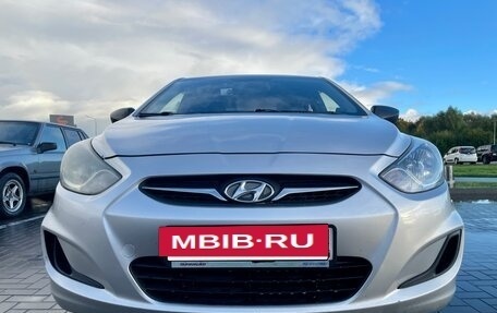 Hyundai Solaris II рестайлинг, 2011 год, 800 000 рублей, 16 фотография