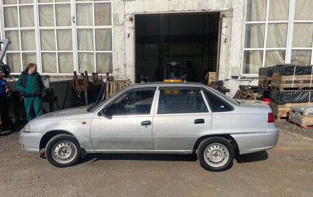 Daewoo Nexia I рестайлинг, 2010 год, 100 000 рублей, 4 фотография