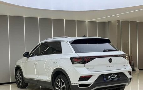 Volkswagen T-Roc I, 2023 год, 2 220 000 рублей, 4 фотография
