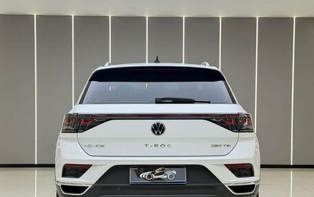 Volkswagen T-Roc I, 2023 год, 2 220 000 рублей, 5 фотография
