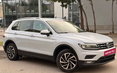 Volkswagen Tiguan II, 2018 год, 1 850 000 рублей, 4 фотография