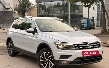 Volkswagen Tiguan II, 2018 год, 1 850 000 рублей, 3 фотография