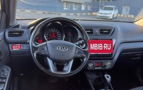KIA Rio III рестайлинг, 2013 год, 818 000 рублей, 2 фотография