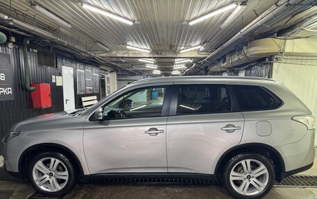 Mitsubishi Outlander III рестайлинг 3, 2014 год, 1 350 000 рублей, 4 фотография