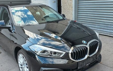 BMW 1 серия, 2023 год, 3 590 000 рублей, 2 фотография