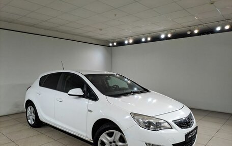 Opel Astra J, 2011 год, 599 000 рублей, 3 фотография