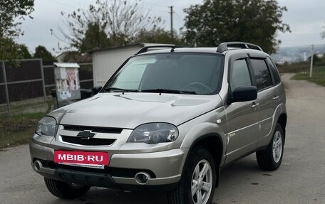 Chevrolet Niva I рестайлинг, 2017 год, 625 000 рублей, 2 фотография