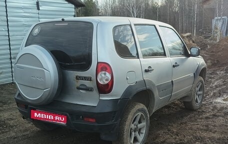 Chevrolet Niva I рестайлинг, 2011 год, 310 000 рублей, 3 фотография