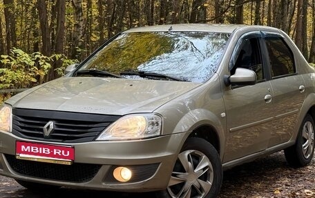Renault Logan I, 2010 год, 323 000 рублей, 2 фотография