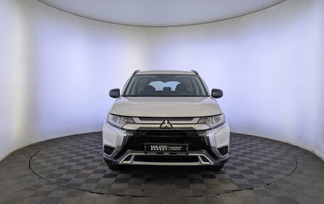 Mitsubishi Outlander III рестайлинг 3, 2019 год, 2 100 000 рублей, 2 фотография