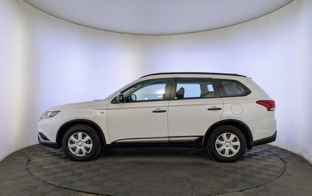 Mitsubishi Outlander III рестайлинг 3, 2019 год, 2 100 000 рублей, 8 фотография