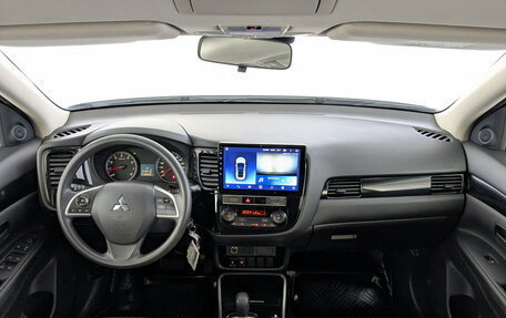 Mitsubishi Outlander III рестайлинг 3, 2019 год, 2 100 000 рублей, 14 фотография