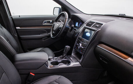 Ford Explorer V рестайлинг, 2018 год, 3 380 000 рублей, 9 фотография