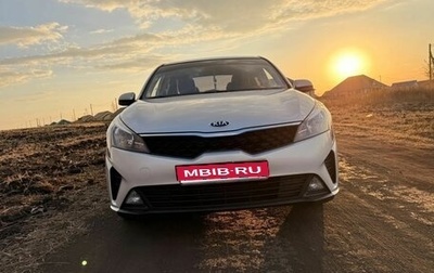 KIA Rio IV, 2021 год, 1 800 000 рублей, 1 фотография