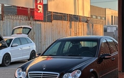 Mercedes-Benz C-Класс, 2004 год, 900 000 рублей, 1 фотография