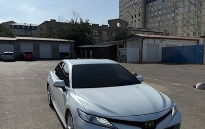 Toyota Camry, 2018 год, 2 430 000 рублей, 1 фотография