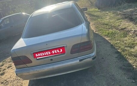 Mercedes-Benz E-Класс, 1997 год, 110 000 рублей, 3 фотография