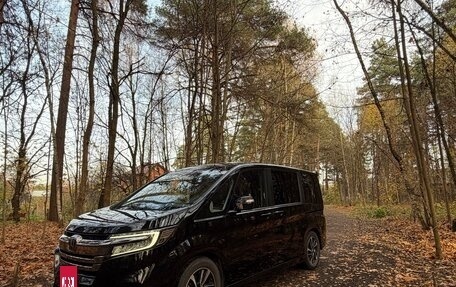 Honda Stepwgn IV рестайлинг, 2021 год, 2 500 000 рублей, 3 фотография