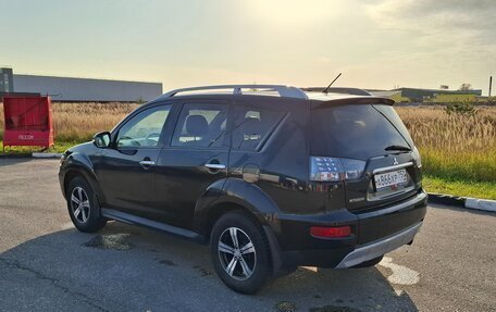 Mitsubishi Outlander III рестайлинг 3, 2010 год, 1 250 000 рублей, 4 фотография