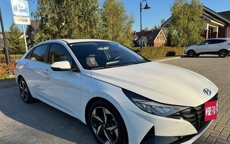 Hyundai Elantra, 2023 год, 1 830 000 рублей, 7 фотография