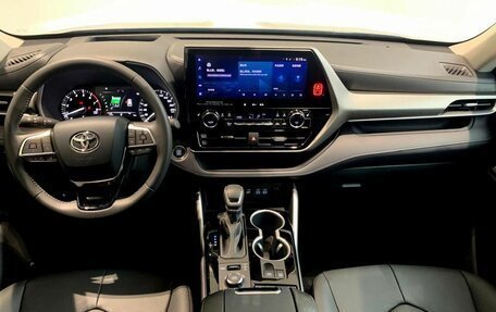 Toyota Highlander, 2026 год, 5 780 000 рублей, 10 фотография