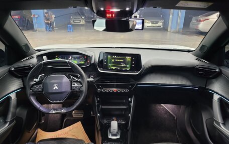 Peugeot 2008 II, 2023 год, 1 240 777 рублей, 8 фотография