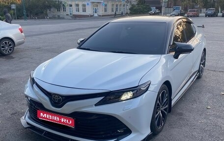 Toyota Camry, 2021 год, 3 000 000 рублей, 1 фотография