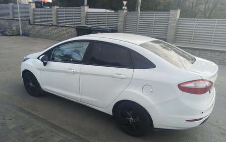 Ford Fiesta, 2015 год, 695 000 рублей, 3 фотография