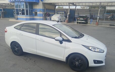 Ford Fiesta, 2015 год, 695 000 рублей, 4 фотография