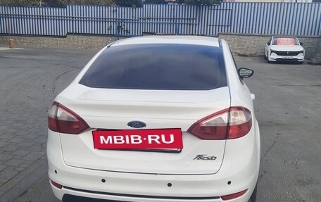 Ford Fiesta, 2015 год, 695 000 рублей, 5 фотография